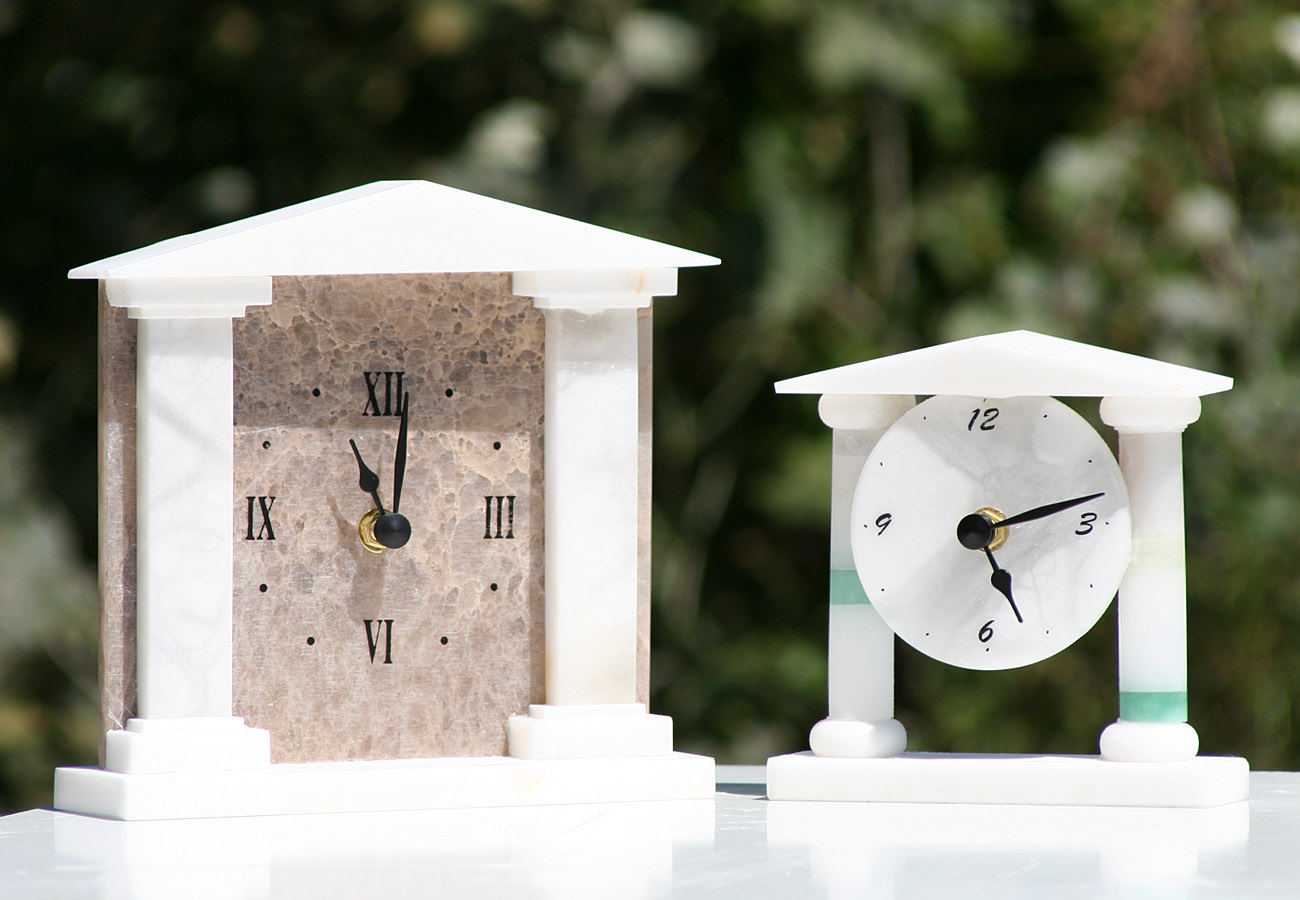 Etruria alabastri - alabaster manufacturing Volterra - white and colored alabaster clocks